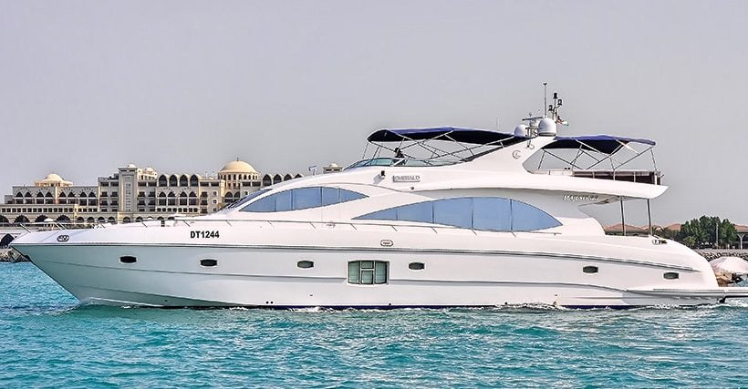 Luxury Yacht Cruising 88Ft