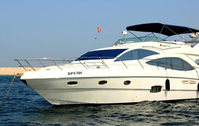Luxury Yacht Cruising 56Ft