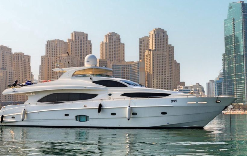 Luxury Yacht Cruising 101 Ft