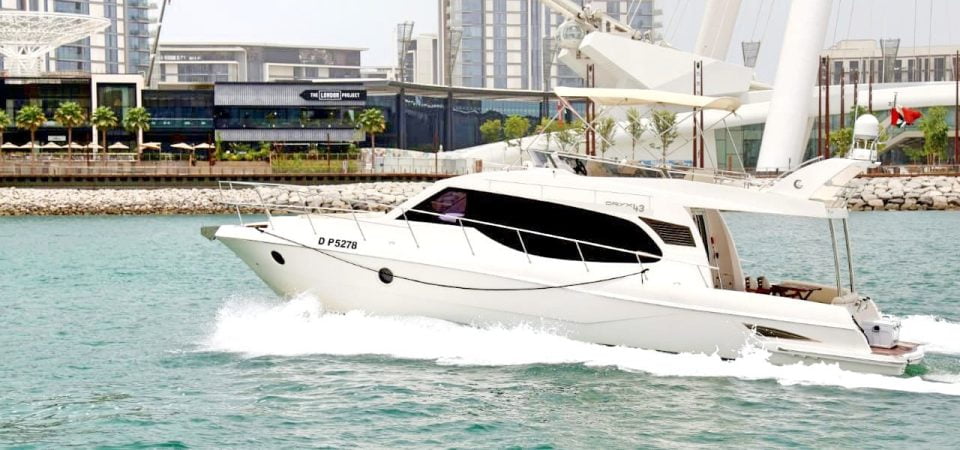 dubai rent a yacht