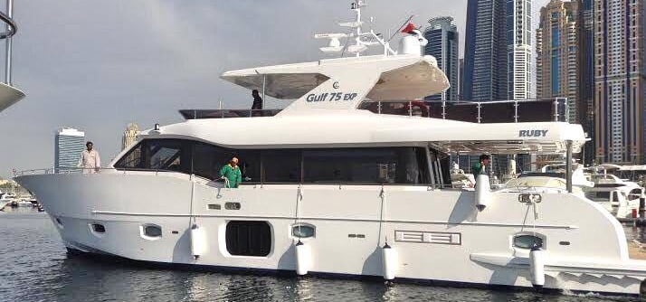 dubai rent yacht