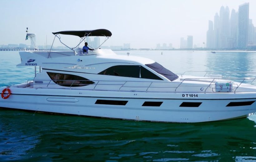 Luxury Yacht Cruising 66 Ft