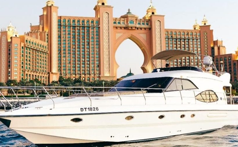 Luxury Yacht Cruising 70 Ft