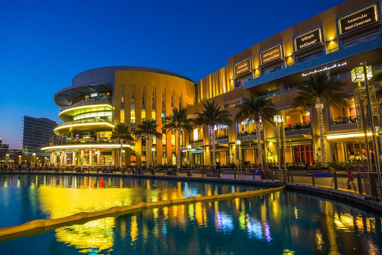 Dubai Mall at night